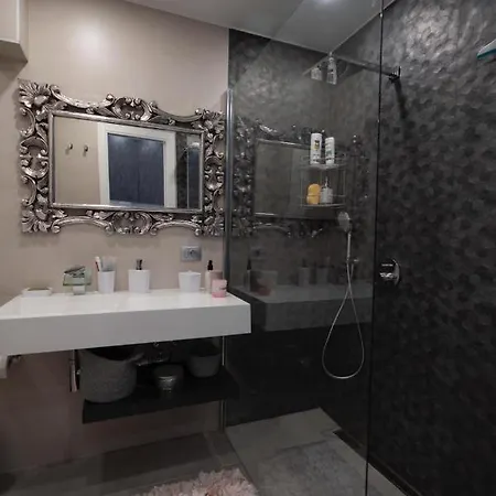 Sweet Deluxe 아파트호텔 4*